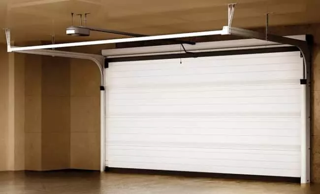 Garage von innen bei geschlossenem Garagentor